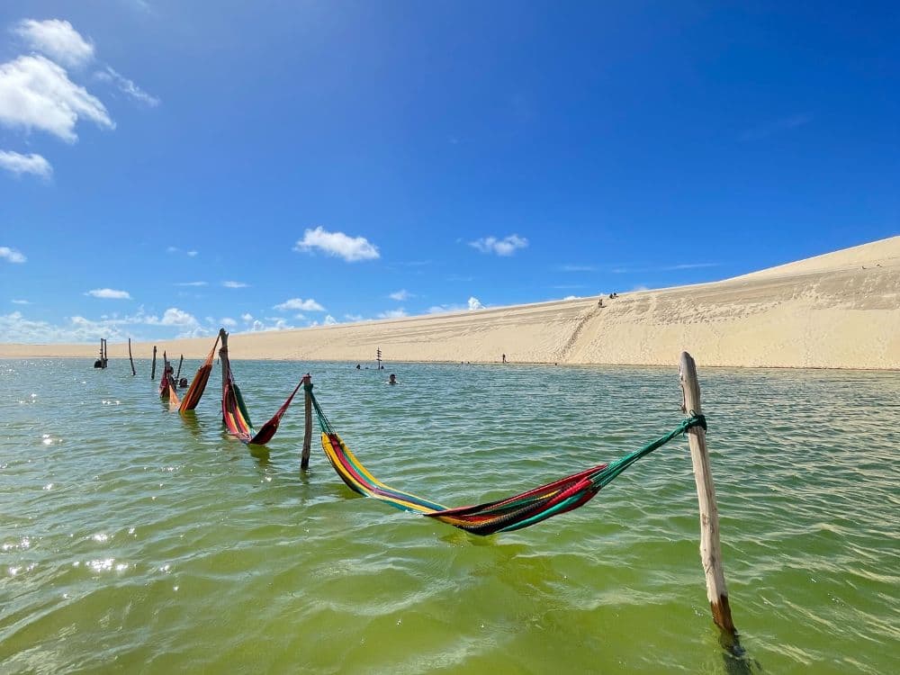 Fortaleza com Lençóis Paracuruenses